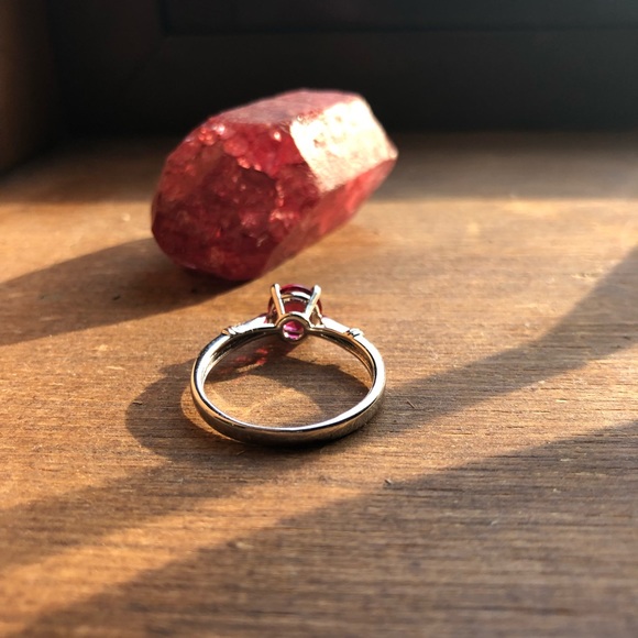 Pink/Magenta Gemstone Silver Ring - Picture 5 of 5